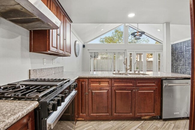 Building Photo - 12361 Andy St