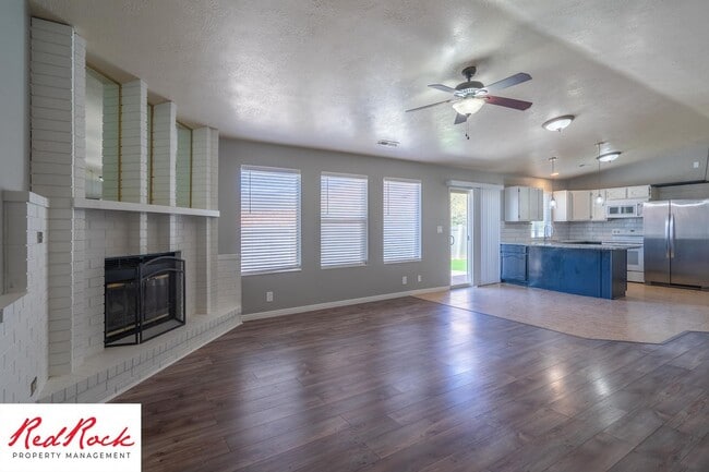 Building Photo - 3 Bedroom Home with Red Rock Views and Community Pool