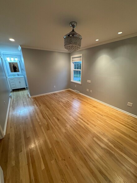 Building Photo - 2114 Deadora Rd