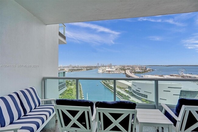 Building Photo - 900 Biscayne Blvd