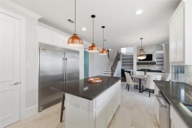 Building Photo - 715 Lakeway Dr