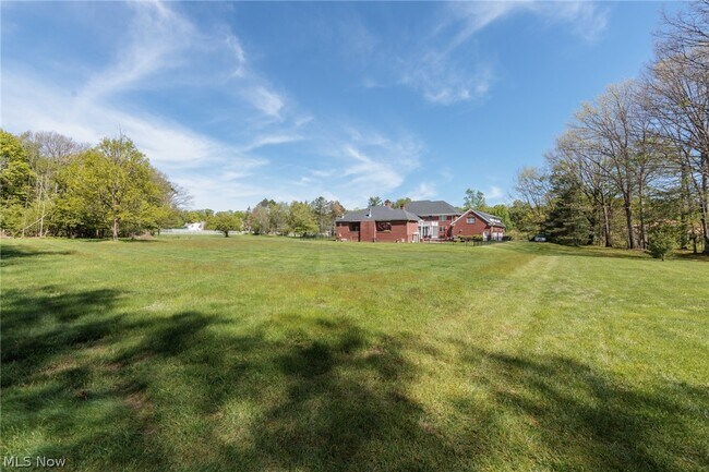 Building Photo - 30 Cableknoll Ln