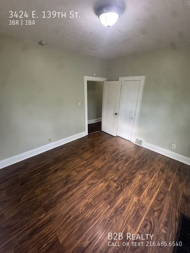 Building Photo - 3424 E 139th St