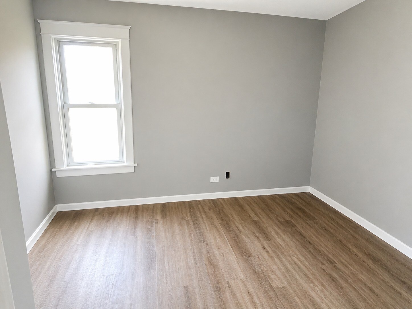 Building Photo - 1117 E 9th St