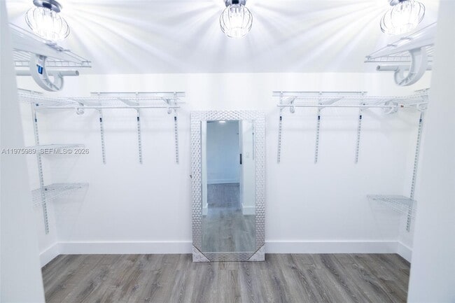 Building Photo - 3401 SW 17th St