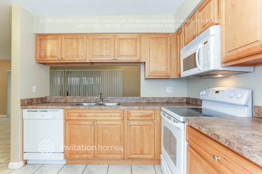 Building Photo - 9108 SW 147th Ct