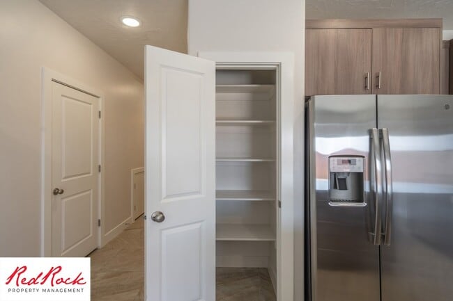 Building Photo - 1005 Tortoise Rock Dr