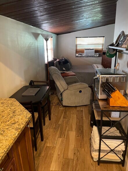 Building Photo - 200 Ipswich St