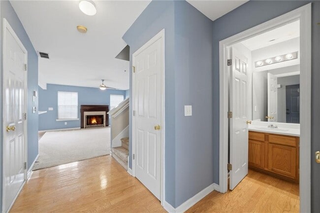 Building Photo - 247 Cottonwood Creek Cir