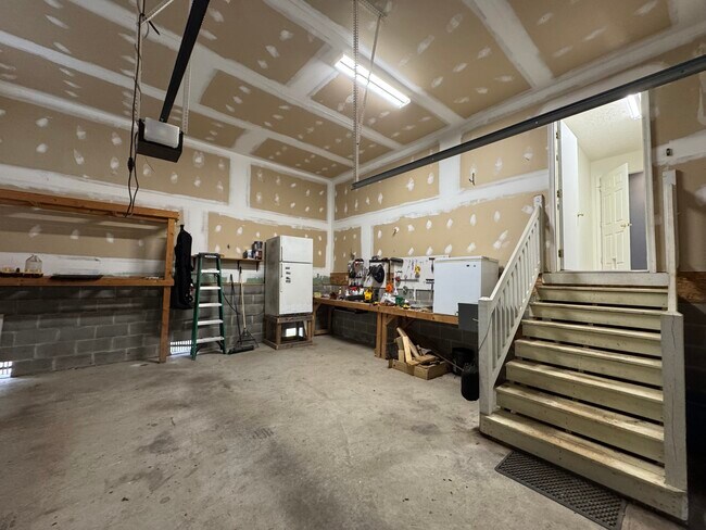 Building Photo - 42 Lodge Rd