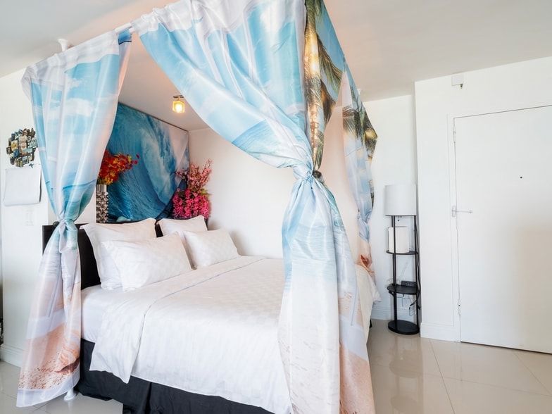 Building Photo - 7135 Collins Ave