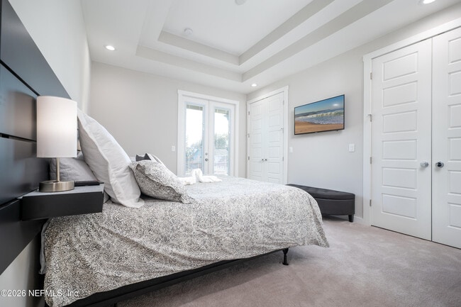 Building Photo - 817 7th Ave N