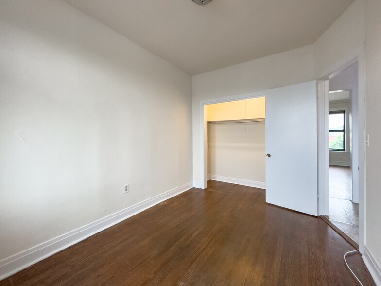 Building Photo - 2638 N Milwaukee Ave