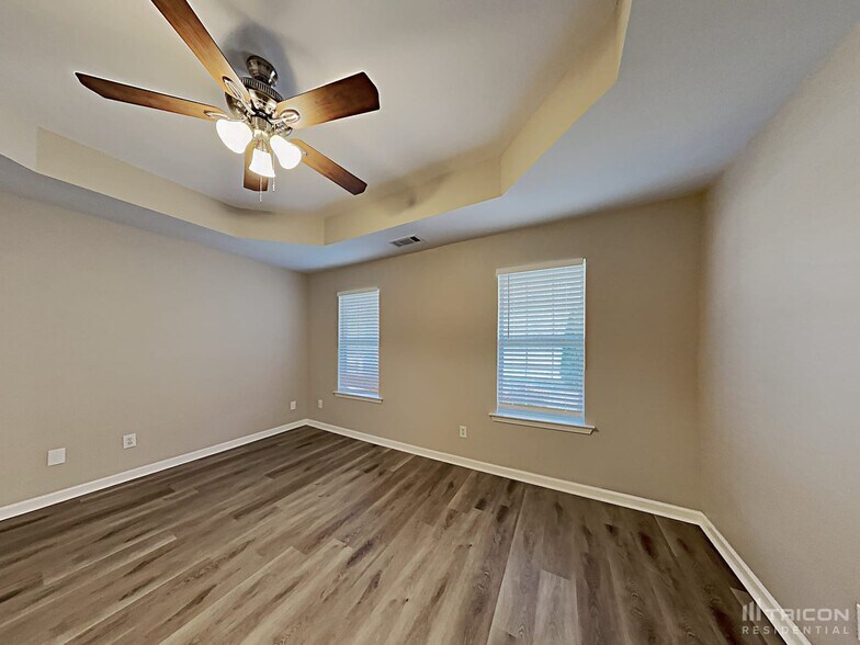 Building Photo - 385 Chadwick Cmns