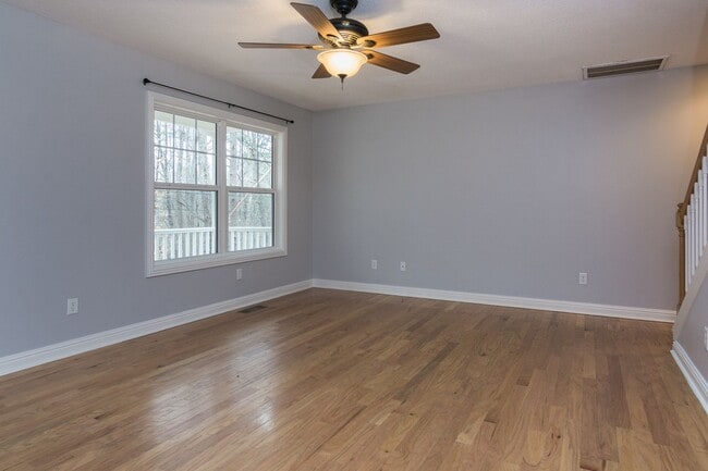 Building Photo - Central AVL - Beautiful 3/2 Cape Cod