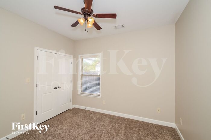 Building Photo - 7706 Authur Dr
