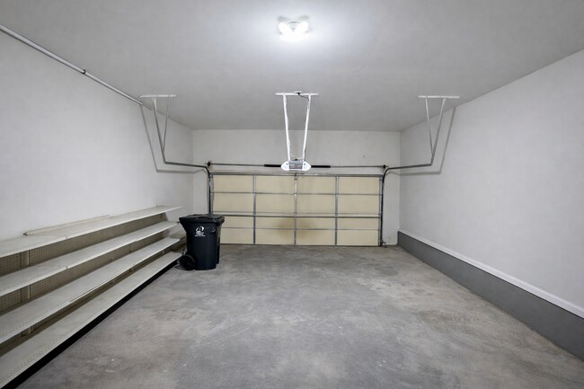 Building Photo - Clean 5 Bedroom Collins Hill Home with First Floor Suite and Oversized Master