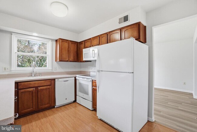 Building Photo - 9713 Waterline Dr