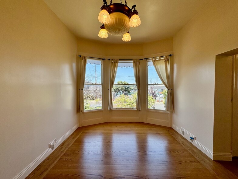 Living Room - 1910 Union St