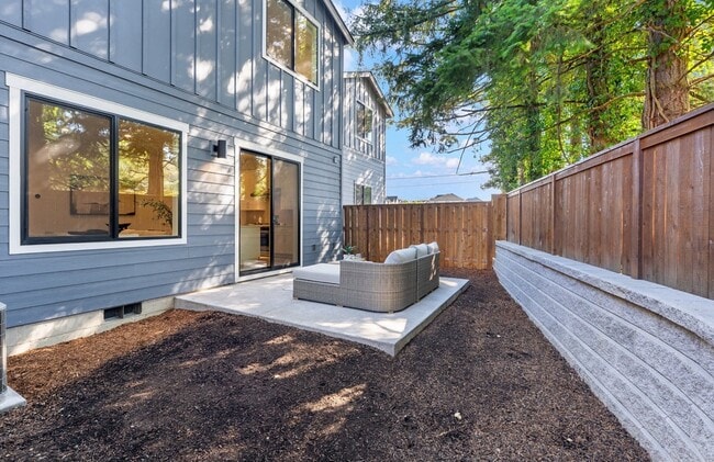 Building Photo - 15628 NW Raywood Ln