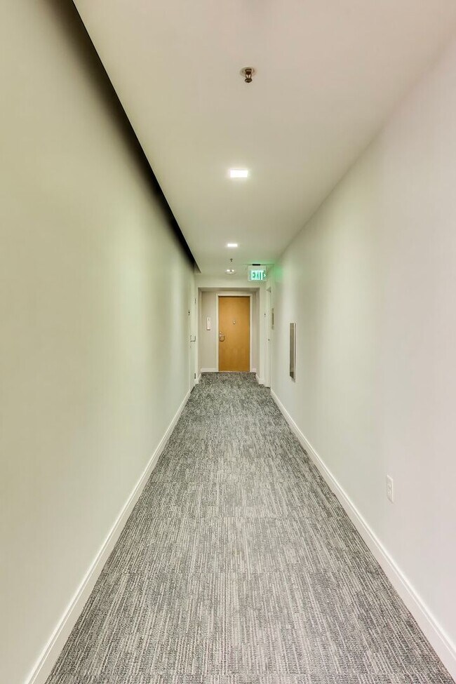 Building Photo - Luxury High-Rise Living | Stunning Bay Bridge Views from the 31st Floor