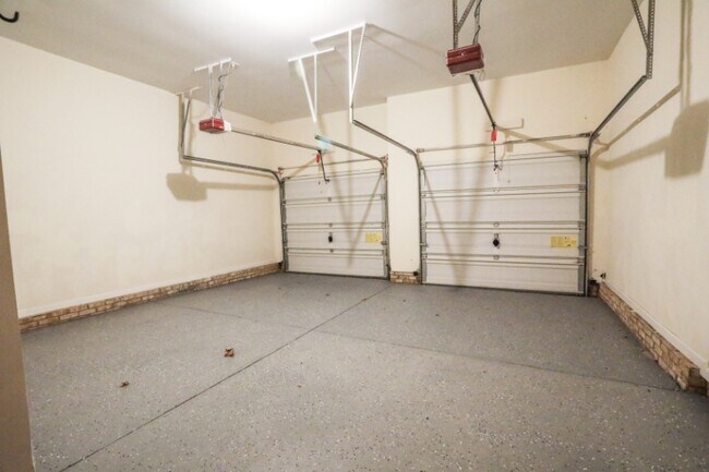 Building Photo - 2124 Sablewood Dr