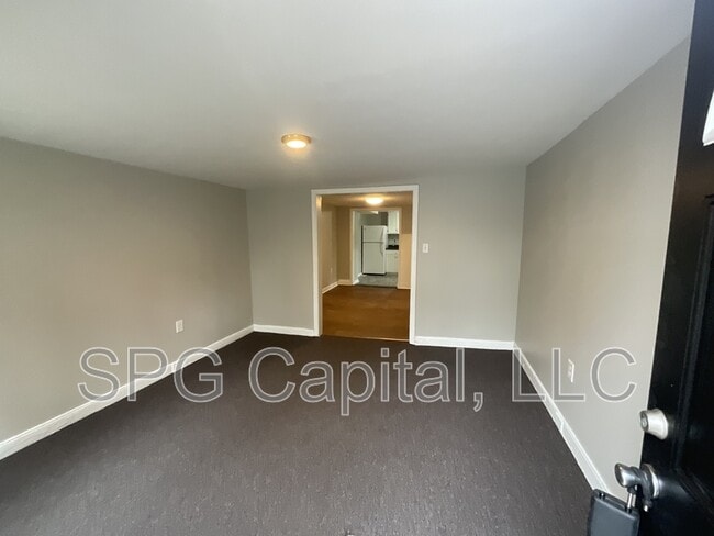 Building Photo - 224 E Mulberry Ave