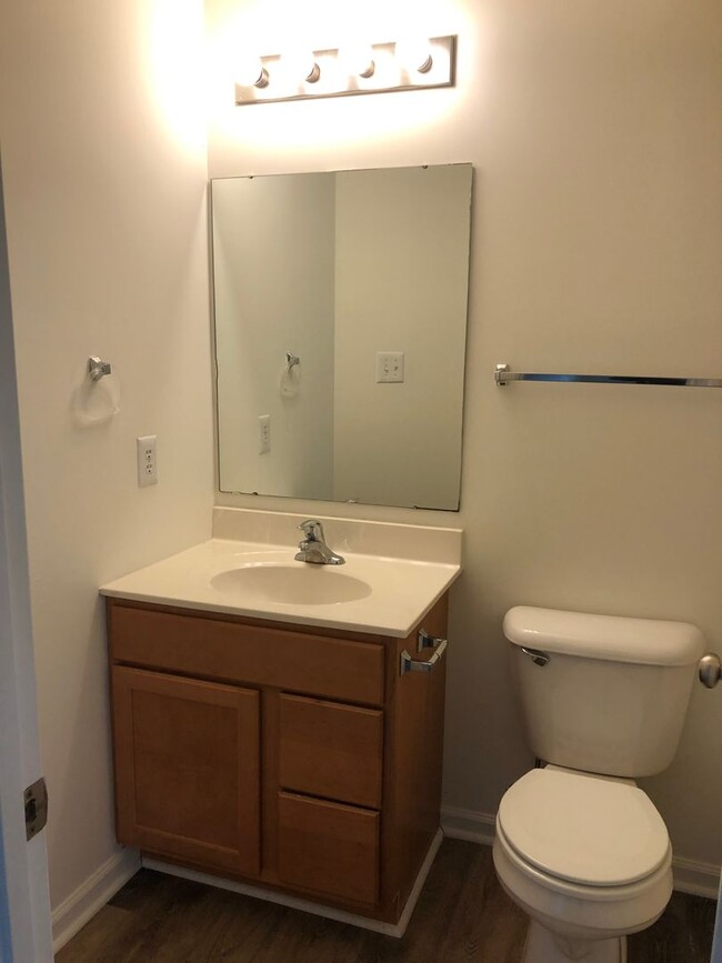 Building Photo - Coming soon - 3 bedroom, 2.5 bath condo in...