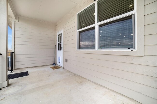 Building Photo - 105 Escala Wy