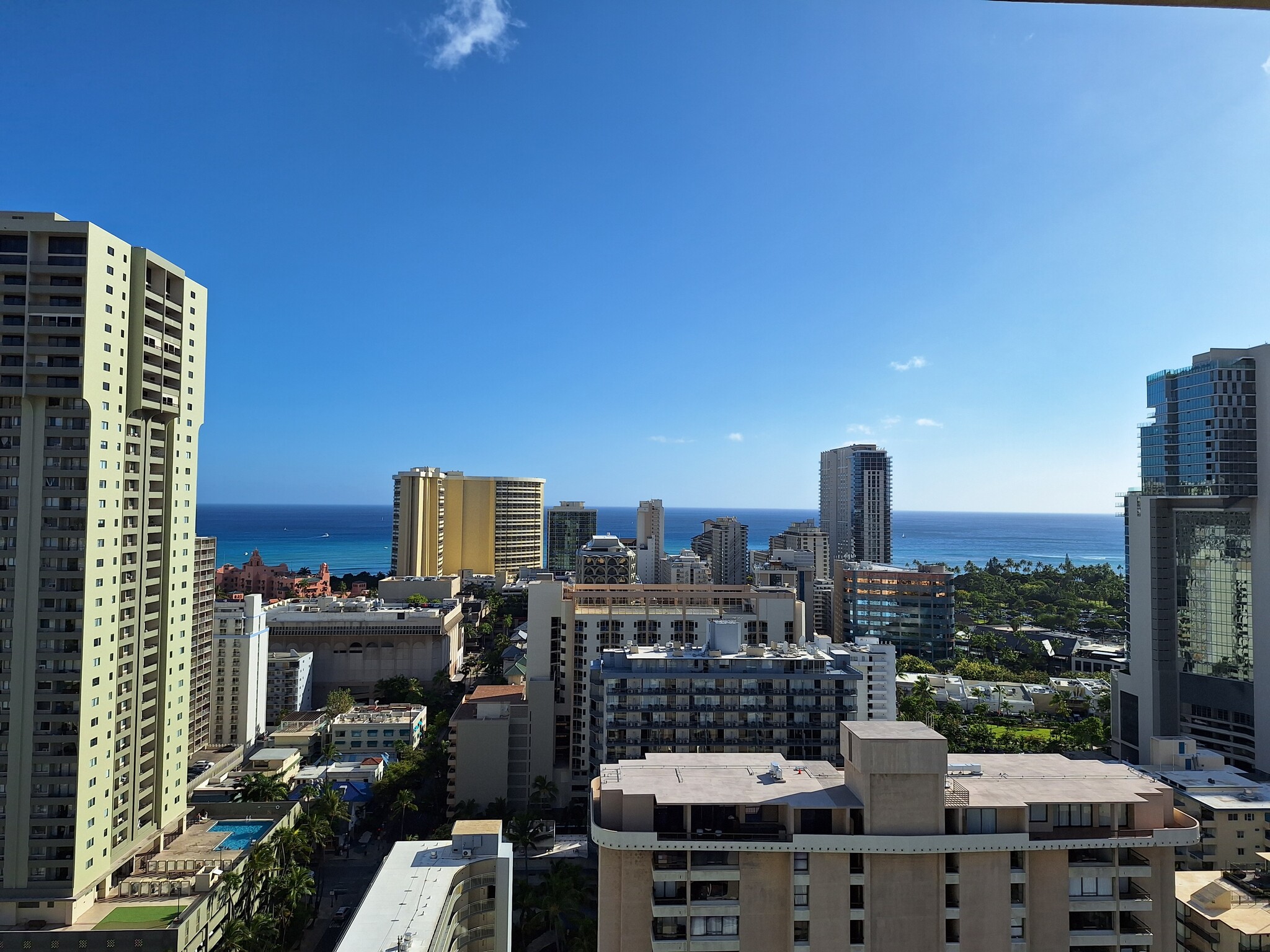 Building Photo - 2211 Ala Wai Blvd