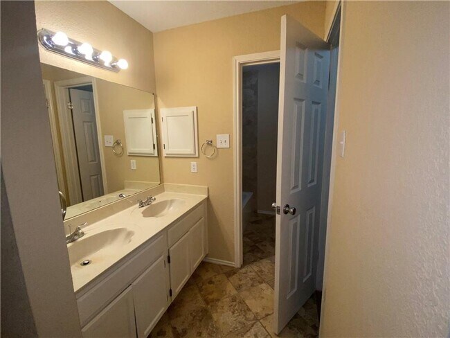 Building Photo - 700 David Curry Dr