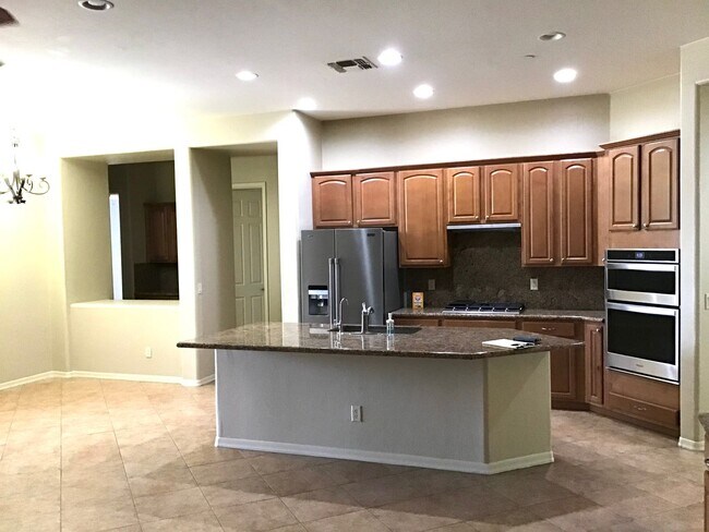 Building Photo - 5 Bdrm, 3 Full bath, clean nice home in Oro Valley-La Canada & Naranja