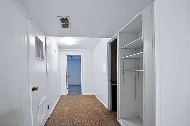 Building Photo - 4303 9th St Rd