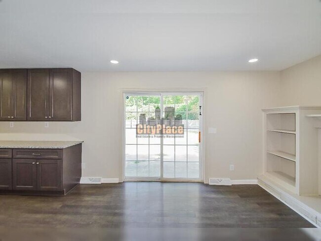 Building Photo - 7504 Honnen Dr N