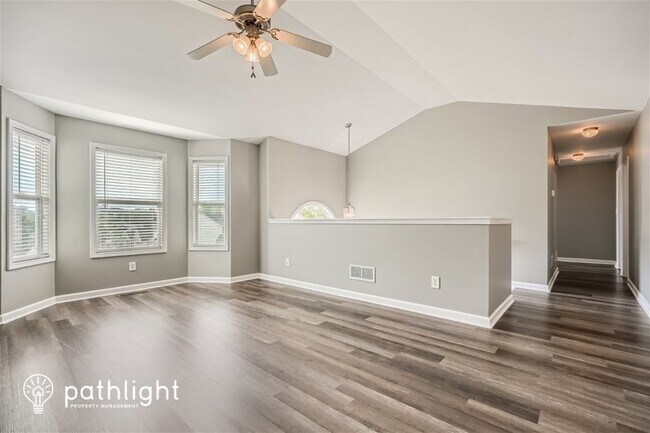 Building Photo - 213 Logan Creek Lane