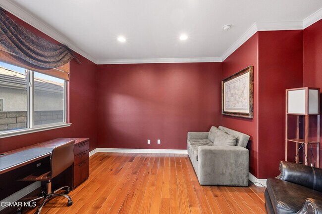 Building Photo - 615 Camino Del Lago