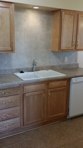 Building Photo - 4810 Orchard Ave