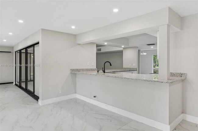 Building Photo - 20 W Tropical Way