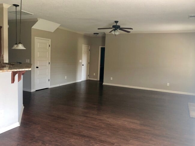 Building Photo - 303 Owens Rd