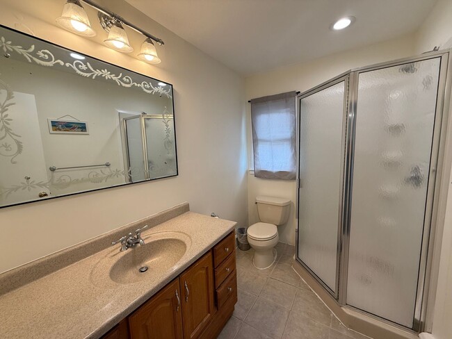 Building Photo - Spectacular 3 Bed/3 Bath Home in Long Beach!