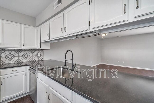 Building Photo - 4081 Concordia Way