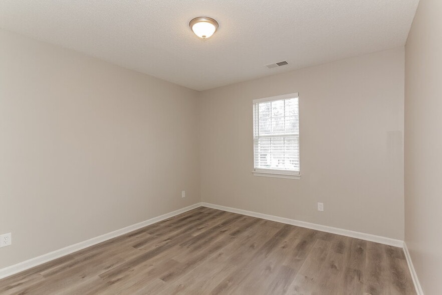 Building Photo - 7218 Kavan Hunter Dr