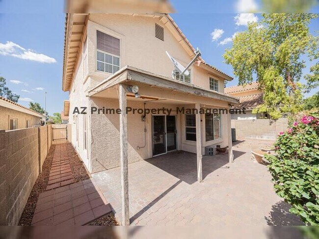 Building Photo - 489 W Carmen St