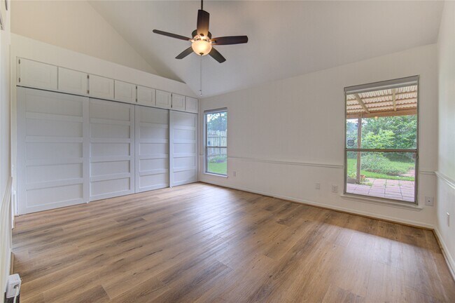 Building Photo - 902 Mesa Terrace Dr