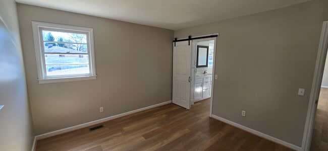 Building Photo - 7619 Parkview Dr