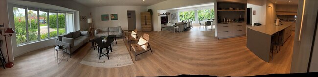 Building Photo - 2020 Coral Reef Dr