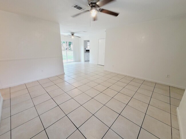 Building Photo - 3209 Hester Dr