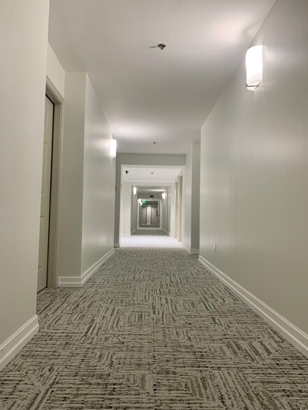 Building Photo - 2665 SW 37th Ave