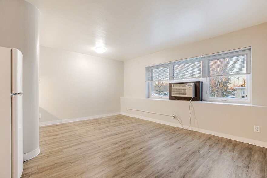 Interior Photo - Lee Apartments