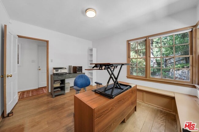 Building Photo - 7503 Willow Glen Rd